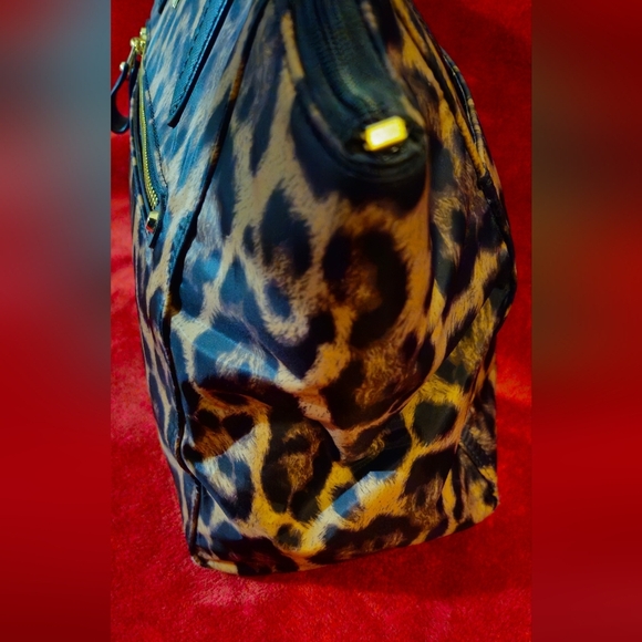 Michael Kors Kelsey Large Leopard Print Nylon Tote Bag - Brown and Black - Picture 5 of 13